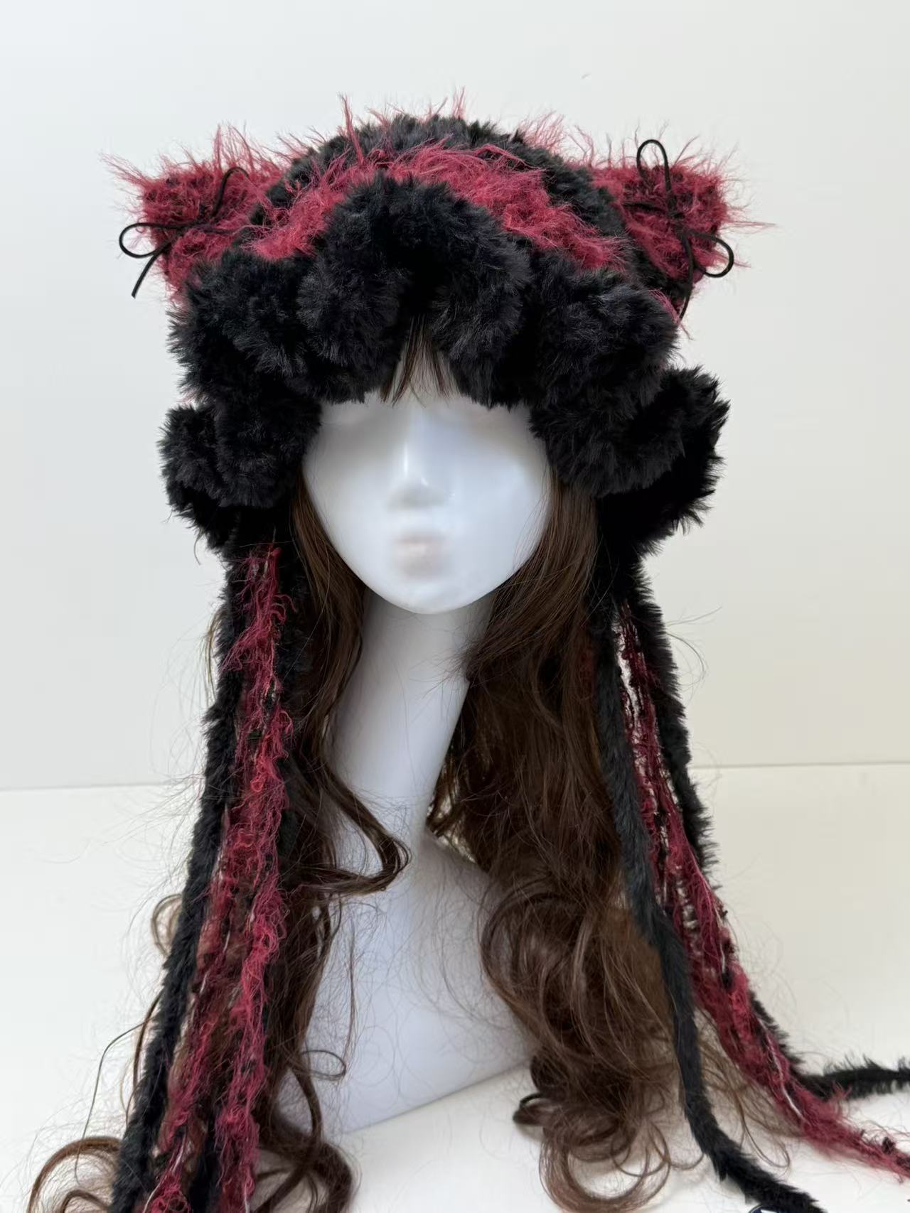 “Crimson Night” Cat Ear Jellyfish Hat – Red & Black Wide-Edge Mixed Yarn Beanie