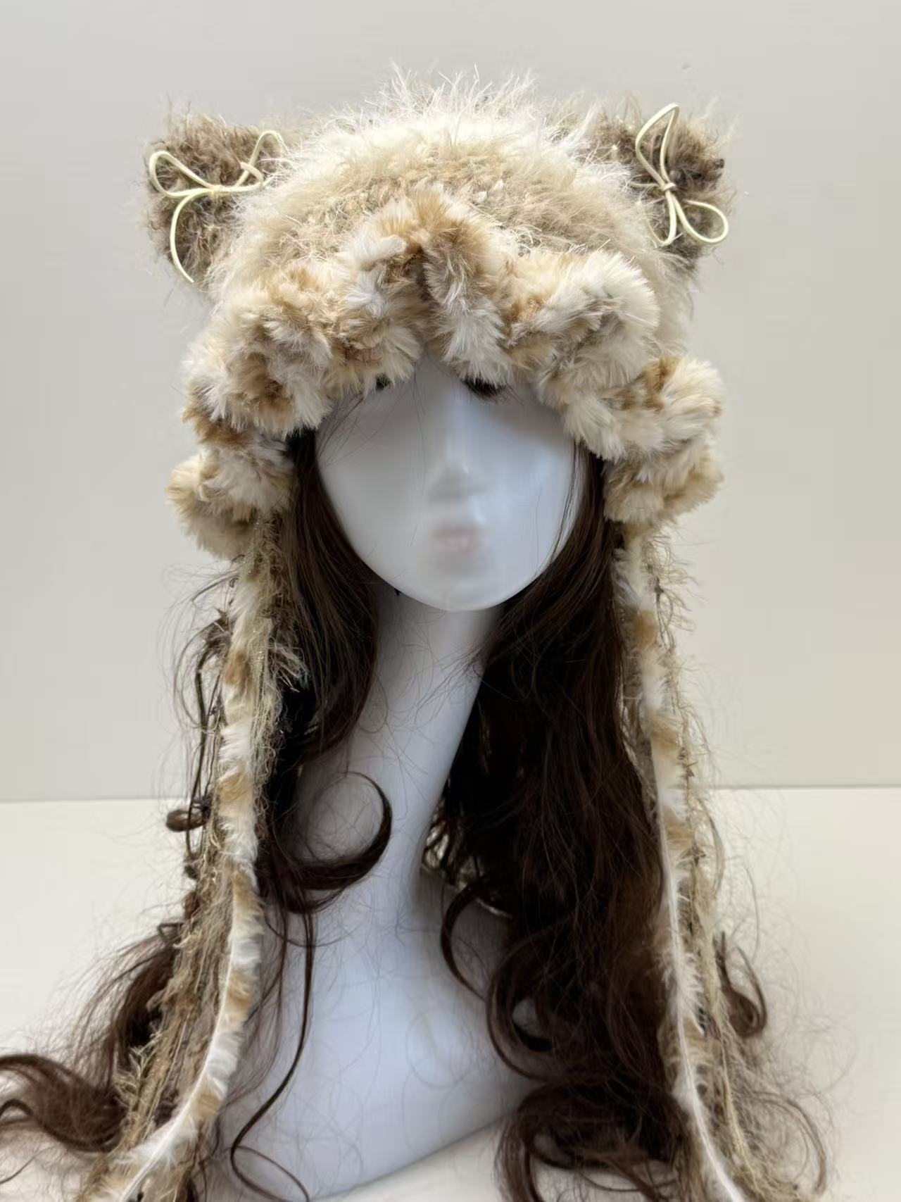 “Snow Leopard” Cat Ear Jellyfish Hat – Handcrafted Light Khaki Mixed Yarn Beanie