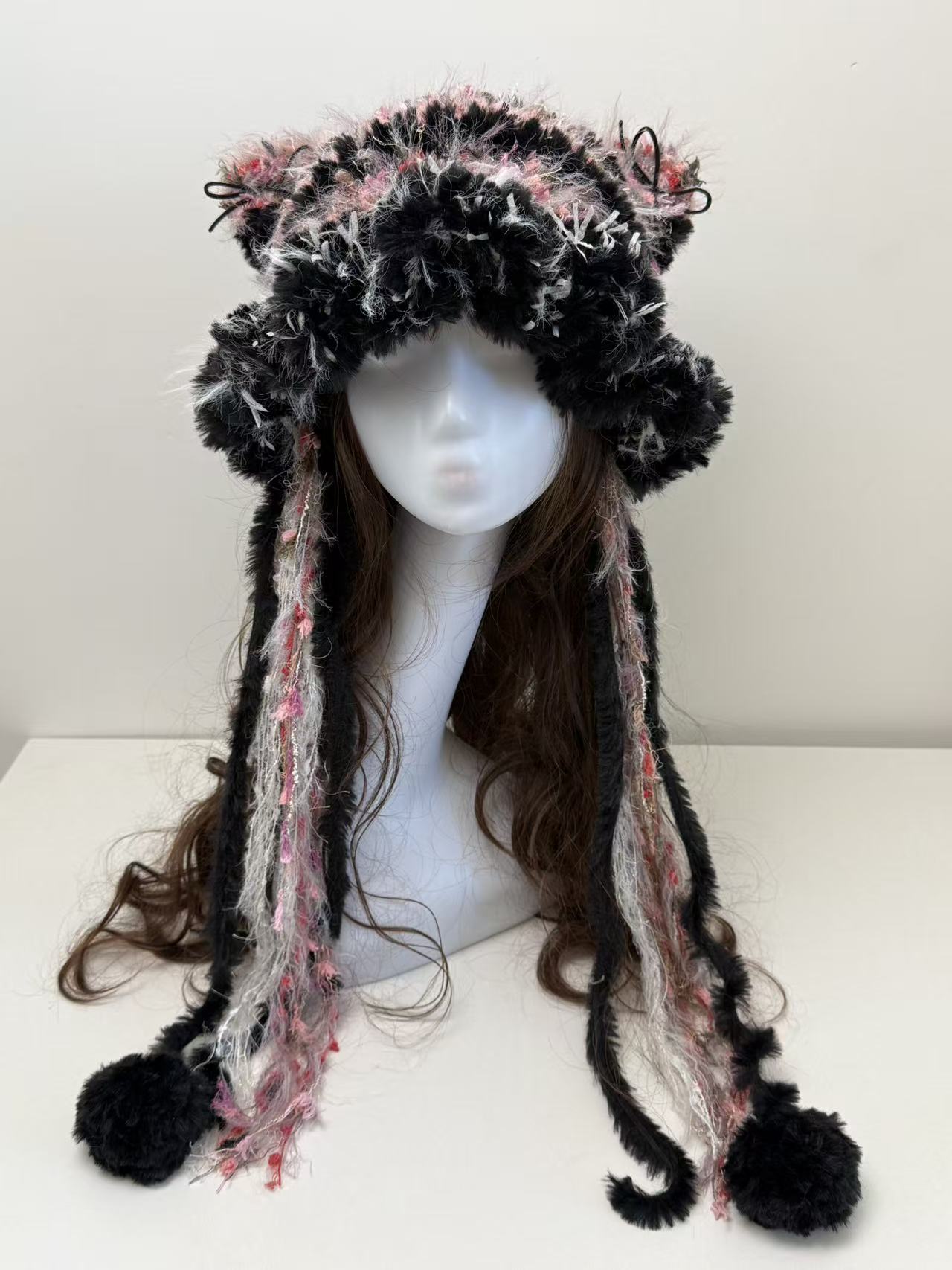 Black-Pink Cat Ear Jellyfish Hat – Handcrafted Mixed Yarn Beanie