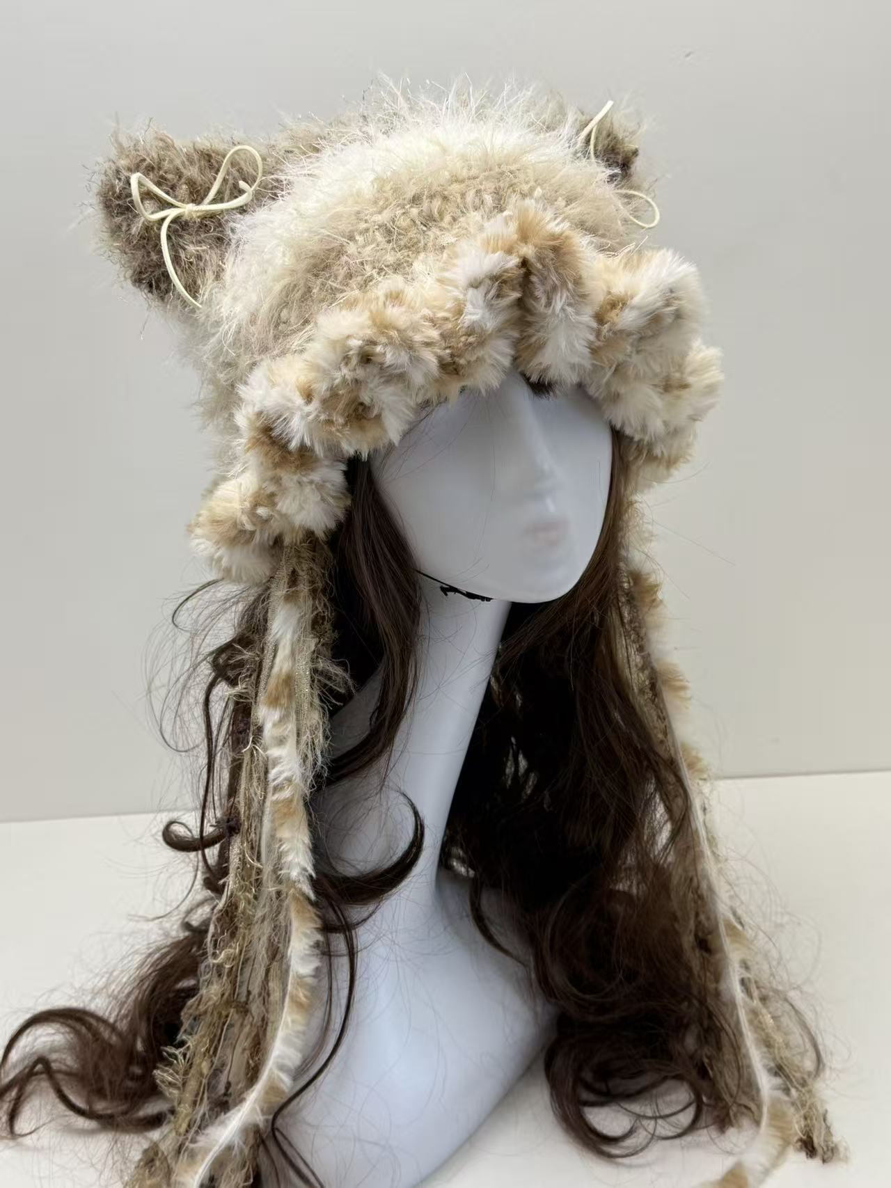 “Snow Leopard” Cat Ear Jellyfish Hat – Handcrafted Light Khaki Mixed Yarn Beanie