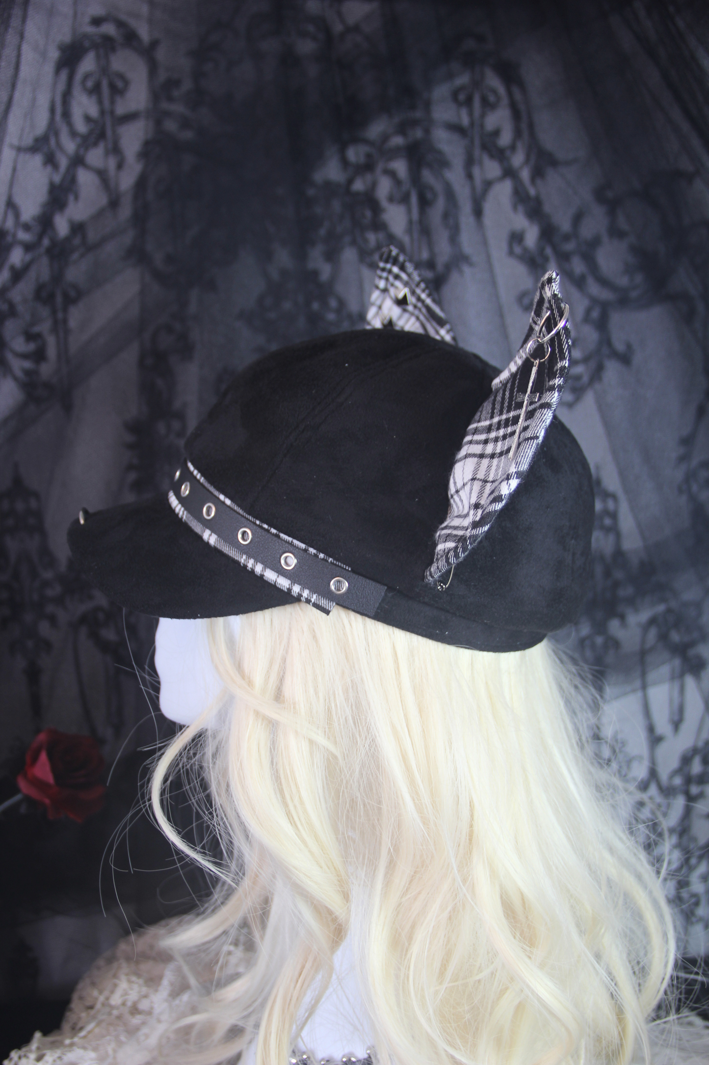 Newsboy Cap Hat with Dog Ear in Check Pattern and Studs WHITE