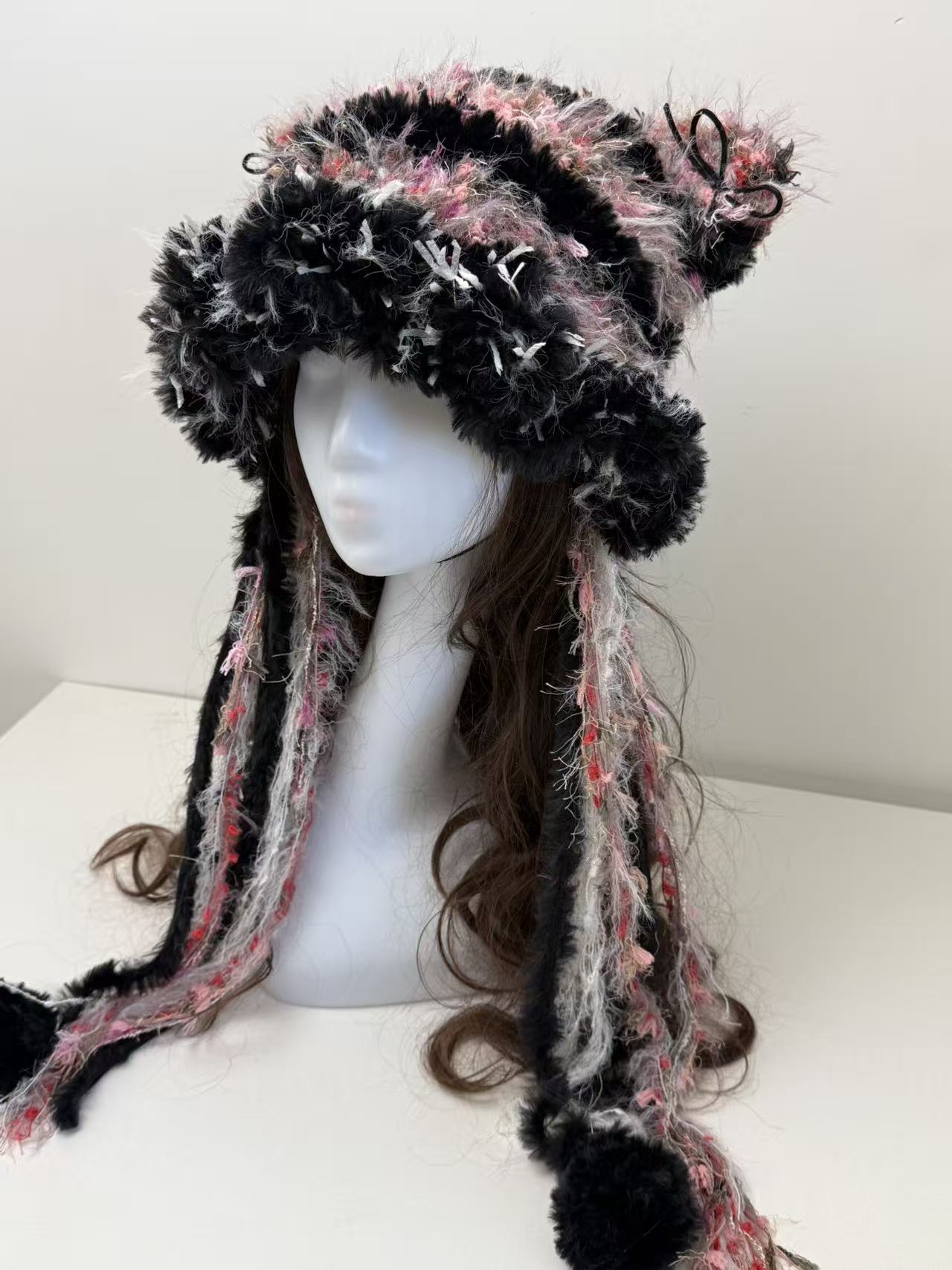 Black-Pink Cat Ear Jellyfish Hat – Handcrafted Mixed Yarn Beanie