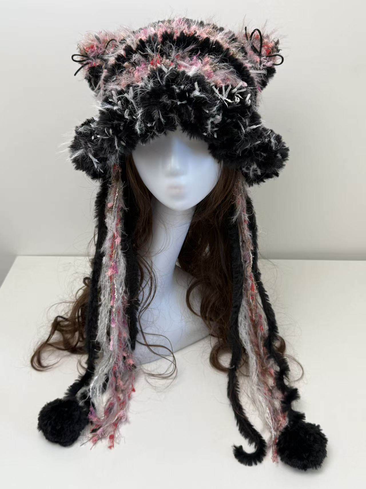 Black-Pink Cat Ear Jellyfish Hat – Handcrafted Mixed Yarn Beanie