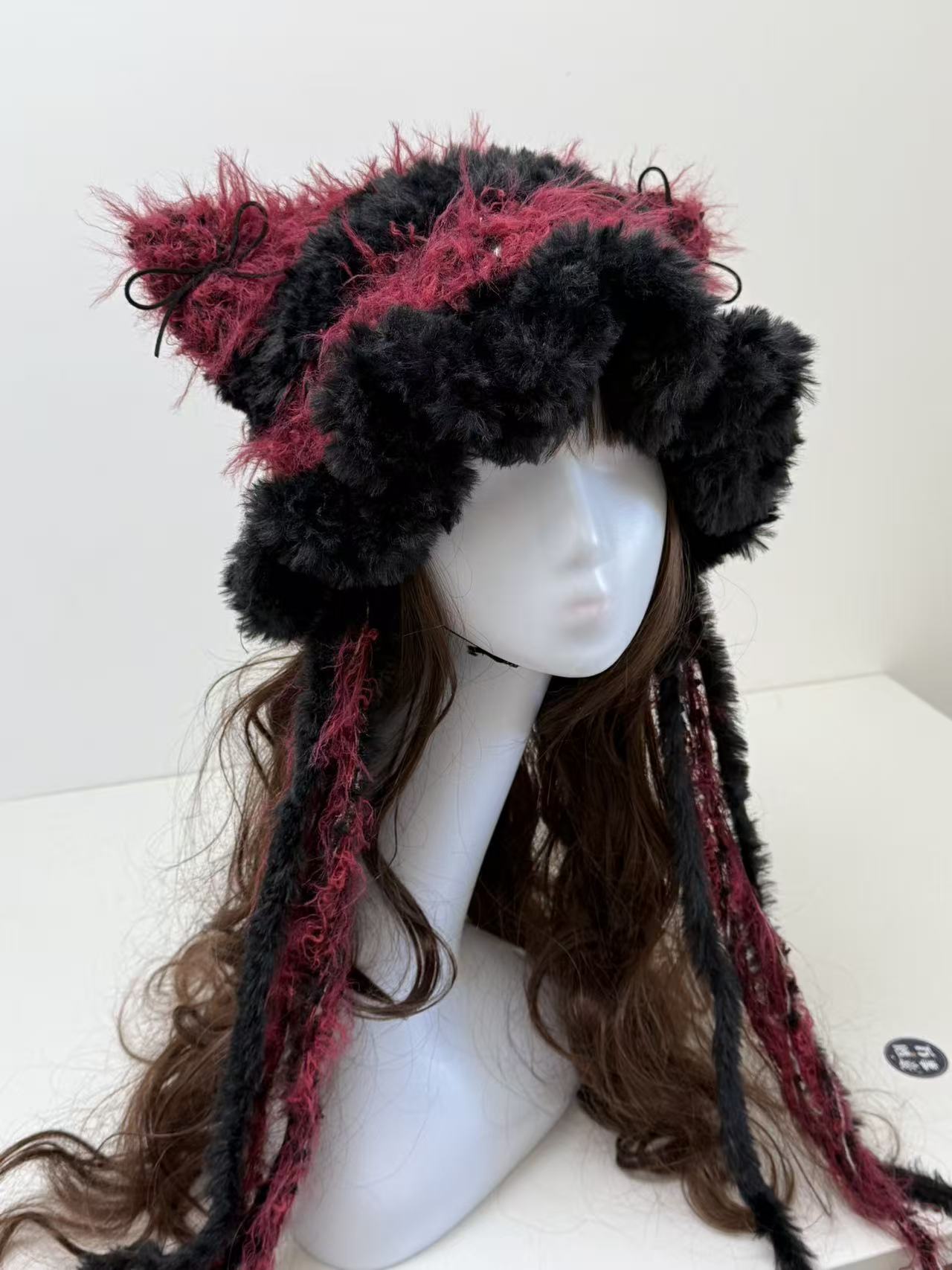 “Crimson Night” Cat Ear Jellyfish Hat – Red & Black Wide-Edge Mixed Yarn Beanie