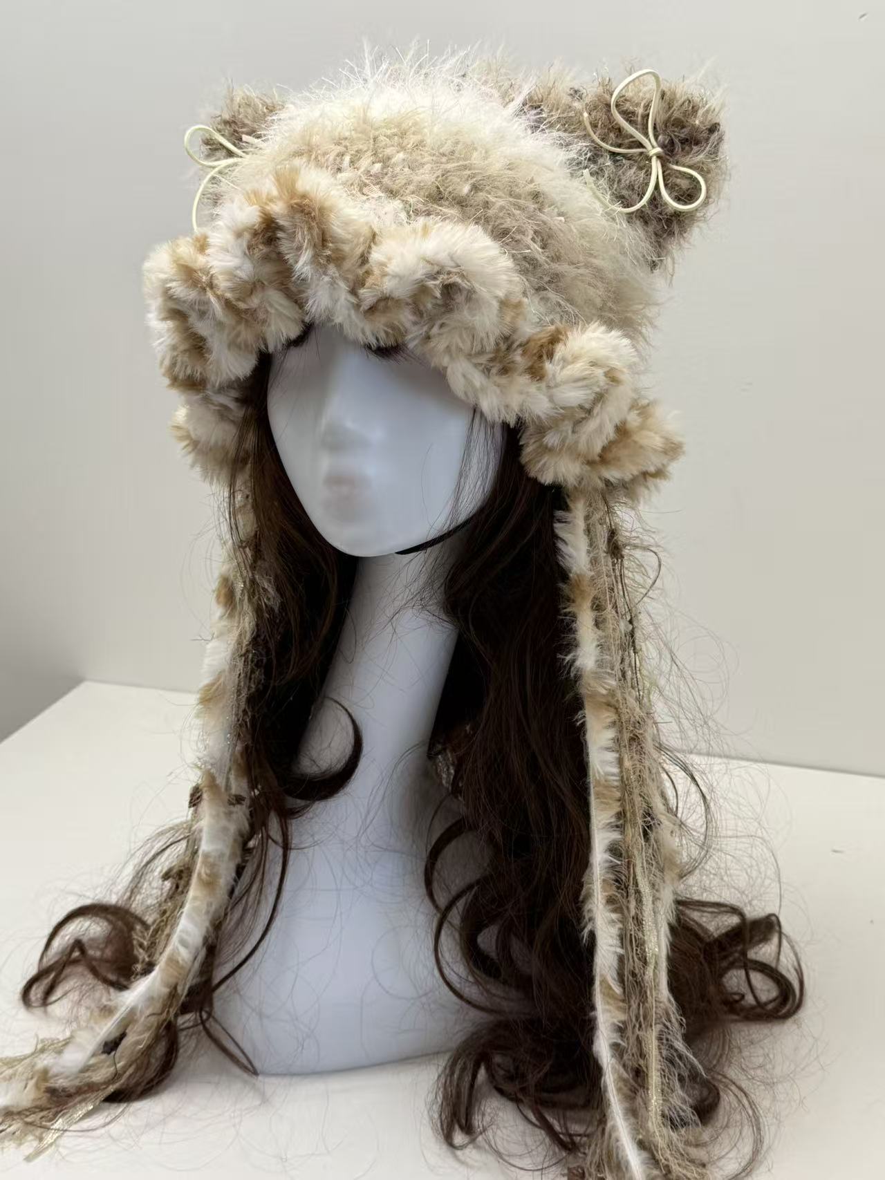 “Snow Leopard” Cat Ear Jellyfish Hat – Handcrafted Light Khaki Mixed Yarn Beanie